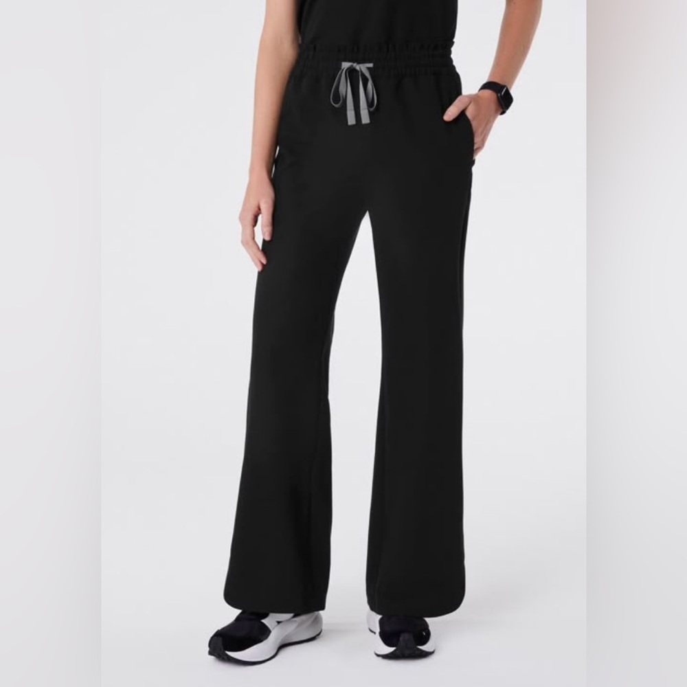 Medium Black Marseille Wide Leg Fig Scrub Pants - Picture 2 of 2